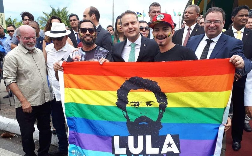 Governador e vice aderem à campanha Lula Livre em desfile da Independência