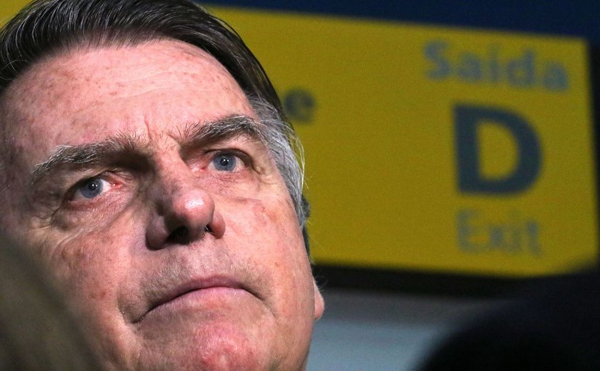 Ministro envia ao TCU decisão que condena Jair Bolsonaro à inelegibilidade