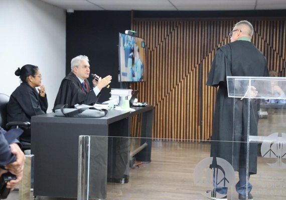 Acusada de mandar matar a própria irmã é julgada em Maceió