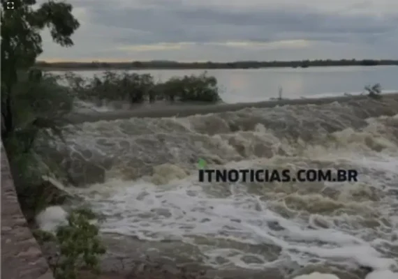 Fortes chuvas causam estragos em Delmiro Gouveia e Piranhas; população enfrenta alagamentos e prejuízos