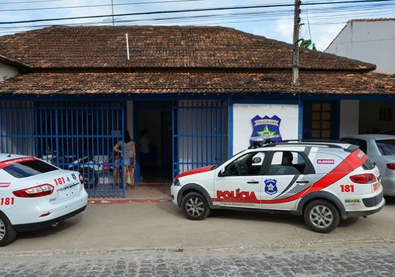 Ex-presidiário de 23 anos é morto a pauladas e golpes de instrumento cortante