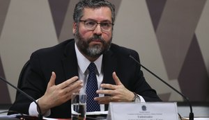 Ministro diz que Bolsonaro pode visitar países árabes no primeiro semestre