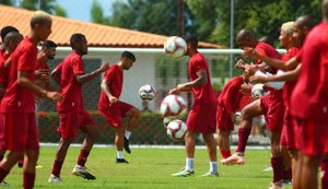 Elenco do CRB tem domingo de Carnaval de muito trabalho no Ninho do Galo