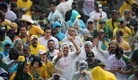 Raio atinge manifestantes na Praça do Cruzeiro, em Brasília
