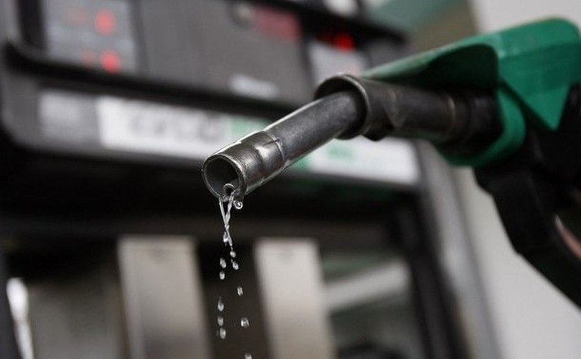 Preço médio da gasolina cai para R$ 3,621, após 3 semanas seguidas de alta