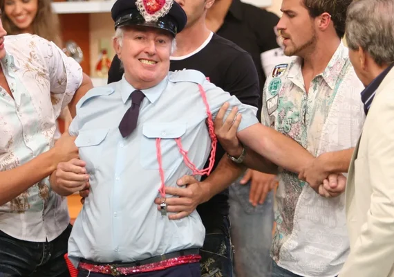 Aos 83 anos, morre Roberto Marquis, eterno Guarda Juju de A Praça é Nossa do SBT