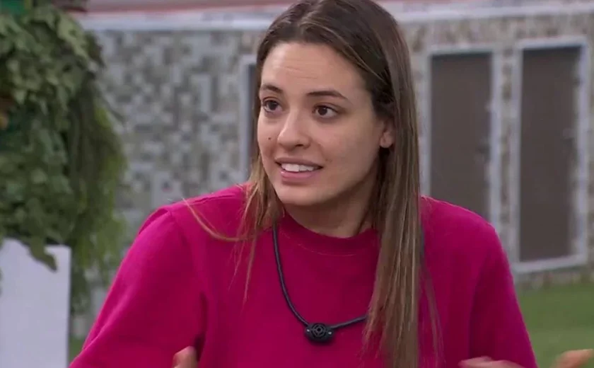 Beatriz, do BBB 24, explica motivo triste para fazer cocô de cócoras