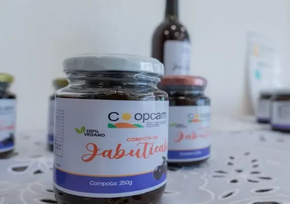 Cooperativa faz degustação de produtos derivados da jabuticaba no Sebrae
