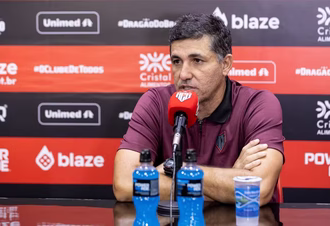 Após empate com o CRB, técnico Eduardo Souza deixa o Atlético-GO