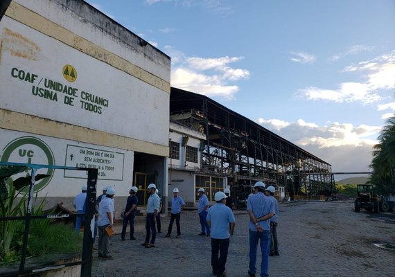 Pesquisadores em cana do Brasil visitam usina Coaf em Pernambuco