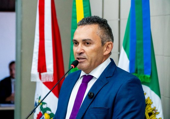 Vereador defende resolver impasses sobre moradia e assistência no Village Campestre