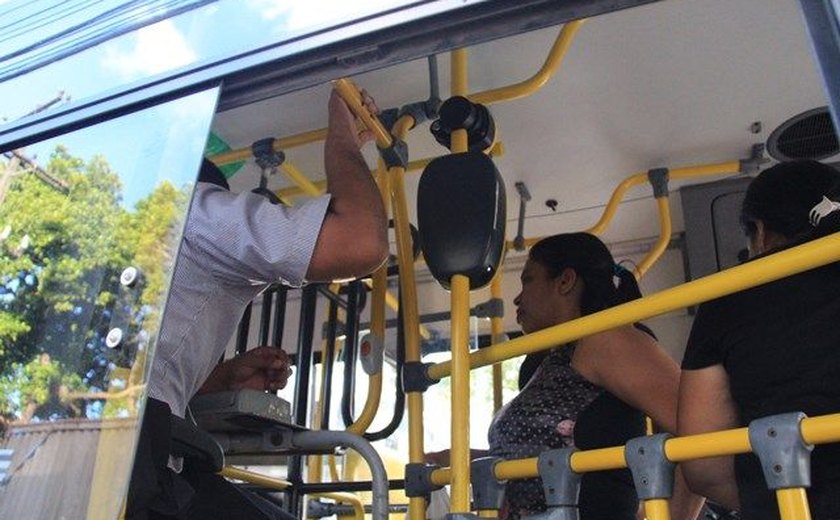 Catraca-alta: operação da SMTT lacra 20 ônibus em Maceió