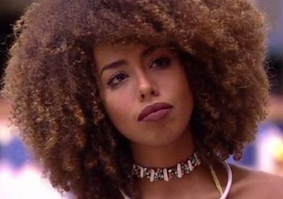 Ex-BBB Gabriela Flor não descarta posar nua e afirma sonhar ser atriz