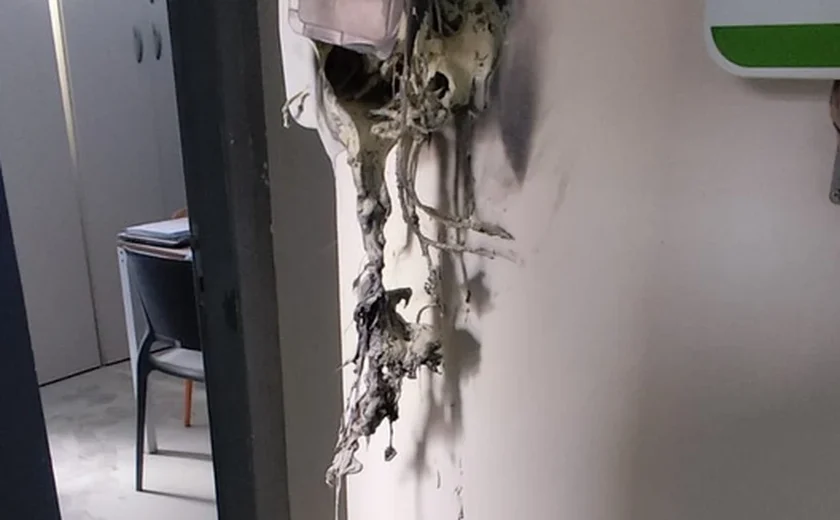 Caixa de energia solar pega fogo em unidade do SESI em Craíbas