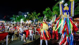 Maceioenses e turistas prestigiam segundo dia do Natal dos Folguedos