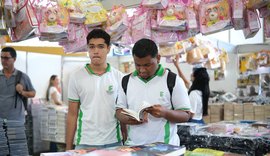 Bienal aquece economia com livros e gera frutos permanentes