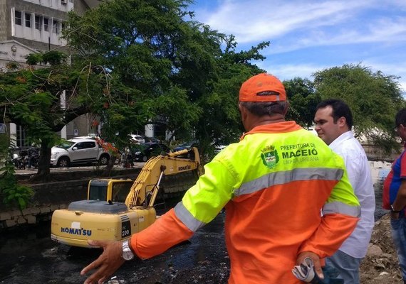 Slum inicia mais uma etapa de limpeza do Riacho Salgadinho