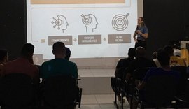 Comissão técnica e elenco do ASA participam de palestra sobre alta performance