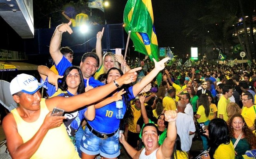 Pesquisa traça perfil de manifestantes pró-Bolsonaro em Maceió