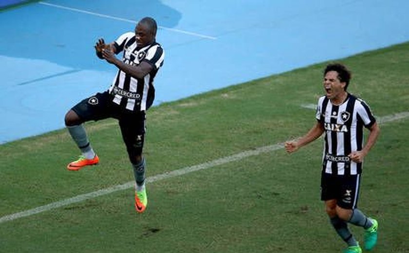 Botafogo não dá chances ao Fluminense e se classifica para a final