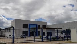 Governador inaugura empresa e assina OS para pavimentar núcleo industrial