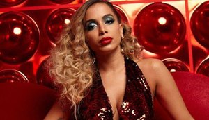 Jornalista insinua caso entre Anitta e J Balvin e leva pisão da cantora