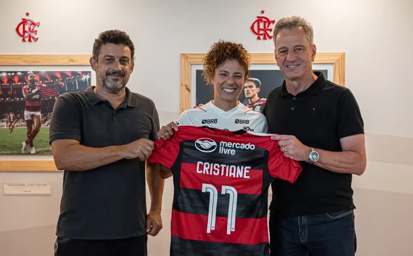 Flamengo anuncia a atacante Cristiane para o futebol feminino