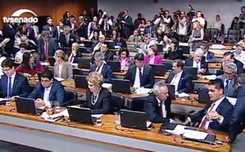 CCJ aprova diretas se Presidência vagar até 1 ano antes do fim do mandato