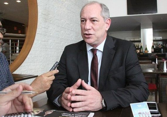 Ciro se afasta do PT e tenta vice que seria de Lula
