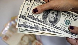 Dólar tem maior alta em mais de 18 anos e encosta em R$ 3,40