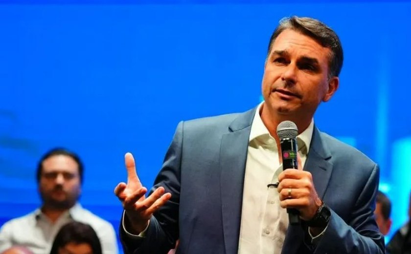 Clima de já ganhou de Flávio preocupa demais ala do bolsonarismo