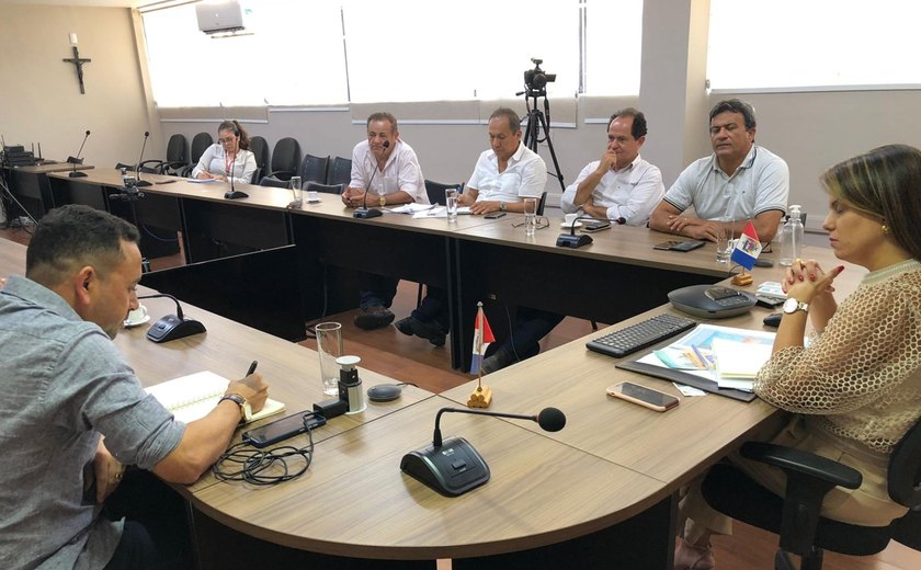 Sedetur discute estratégias com representantes do setor cooperativista de Alagoas