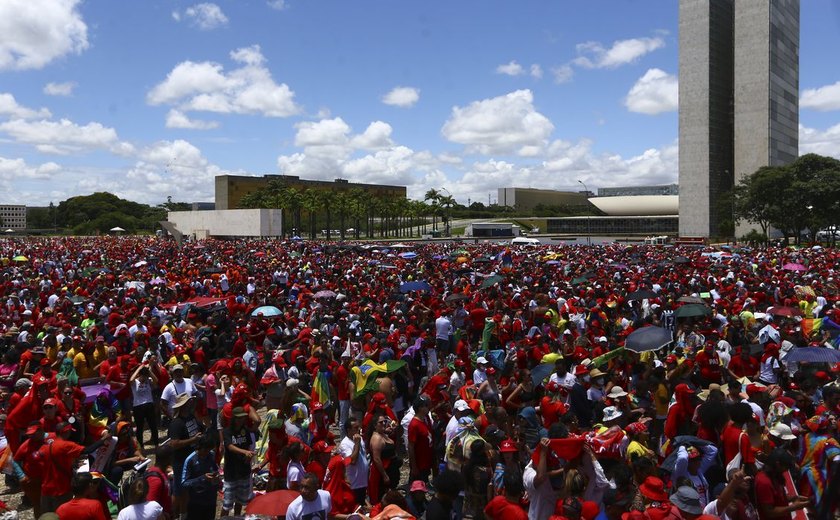 Milhares vêm a Brasília para festejar a posse de Lula