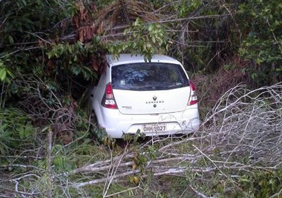 PM recupera veículo roubado e assaltante é morto em troca de tiros em AL