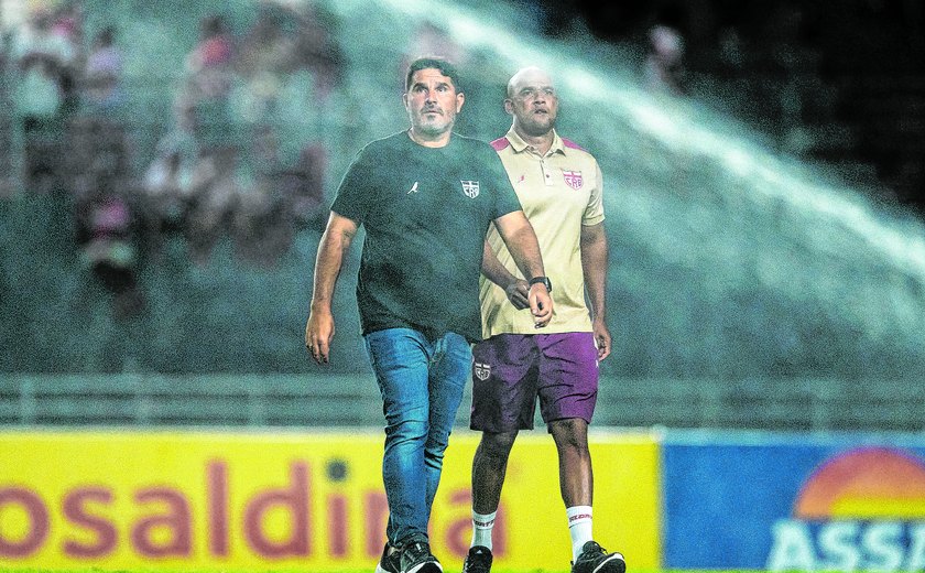 CRB treina no CT do Avaí e terá desfalques