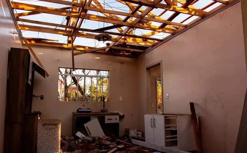 Após tornado, Rio Bonito do Iguaçu começa trabalhos de reconstrução