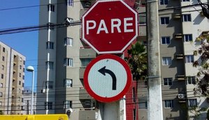 Vias da parte baixa de Maceió recebem nova sinalização vertical