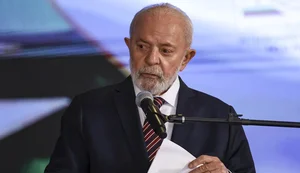 Lula cancela ida ao Brics na Rússia após sofrer acidente doméstico