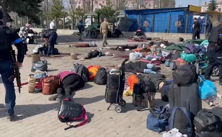 Ataque russo a uma estação de trem na Ucrânia deixa ao menos 30 mortos