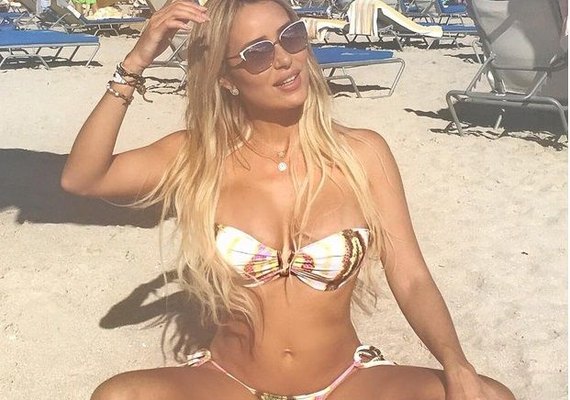 Letícia Santiago chega aos 9 meses de gravidez mas barriga é quase imperceptível