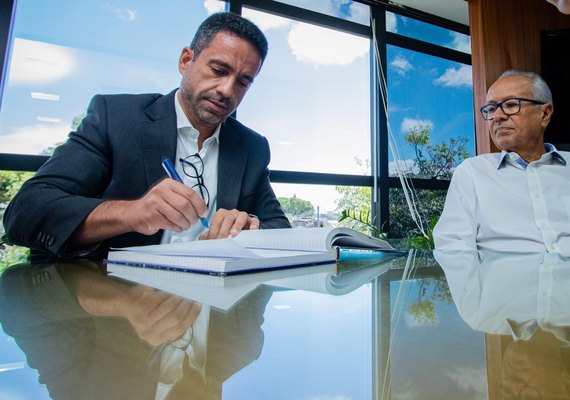 Paulo Dantas transmite o cargo para José Wanderley