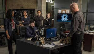 Integrante da equipe de produção de 'Law & Order' morre após ser baleado em set