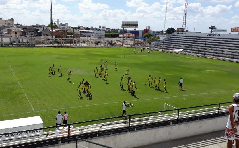 Elenco do ASA treina durante a semana e terá folga no Natal