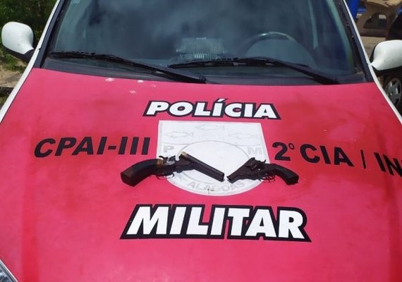 Policiais militares prendem dupla e apreendem armas de fogo no Norte de Alagoas
