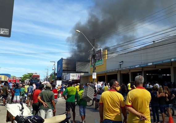 Defesa Civil interdita 1º andar de loja que incendiou nesta terça-feira (18)