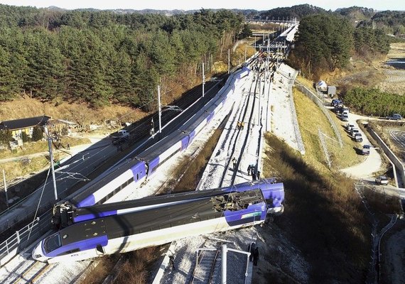 Trem de alta velocidade descarrila e deixa 14 feridos na Coreia do Sul