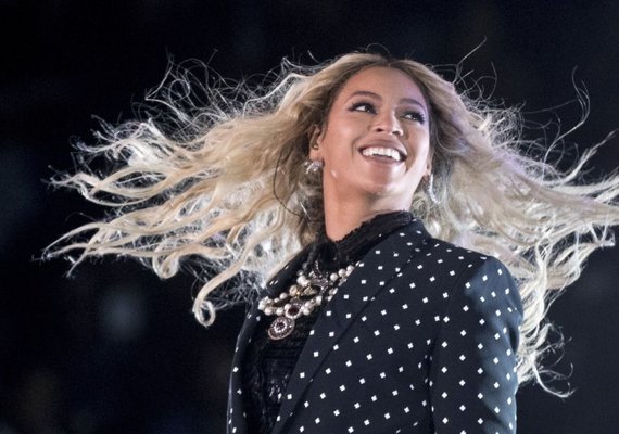 Beyoncé promete ajuda às vítimas da tempestade Harvey