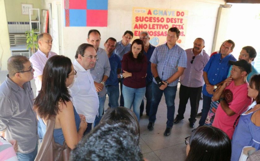 Governo anuncia recuperação de escola estadual em Carneiros