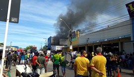 Defesa Civil interdita 1º andar de loja que incendiou nesta terça-feira (18)