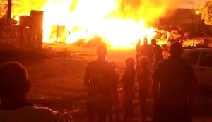 Grande incêndio atinge comunidade no Eustáquio Gomes após curto-circuito